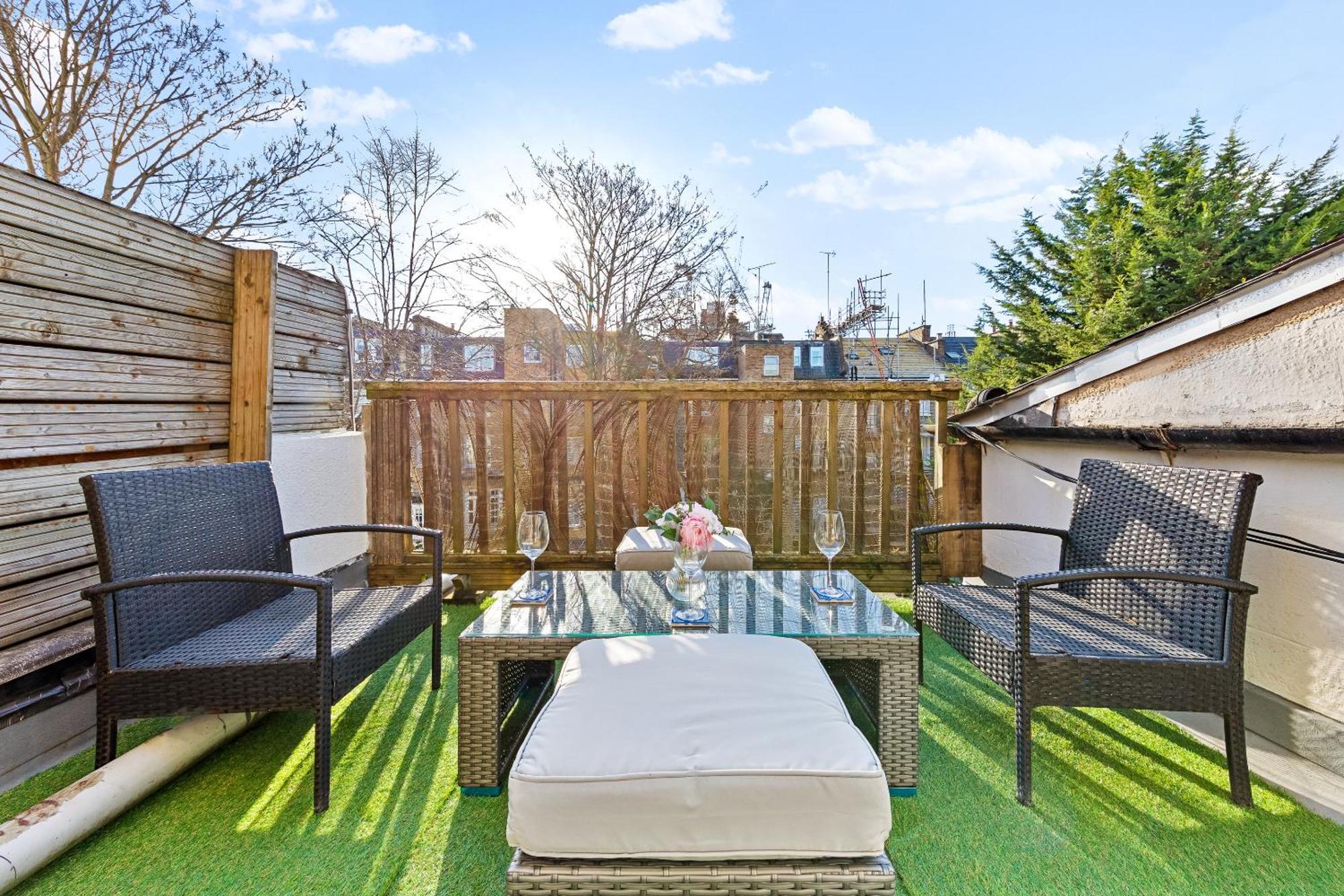 Balcony Blue Theme 1 Bedroom Central London Luxury Flat Near Hyde Park! Accommodates Up To 6! Double Sofa Bed And Next To Station! エクステリア 写真