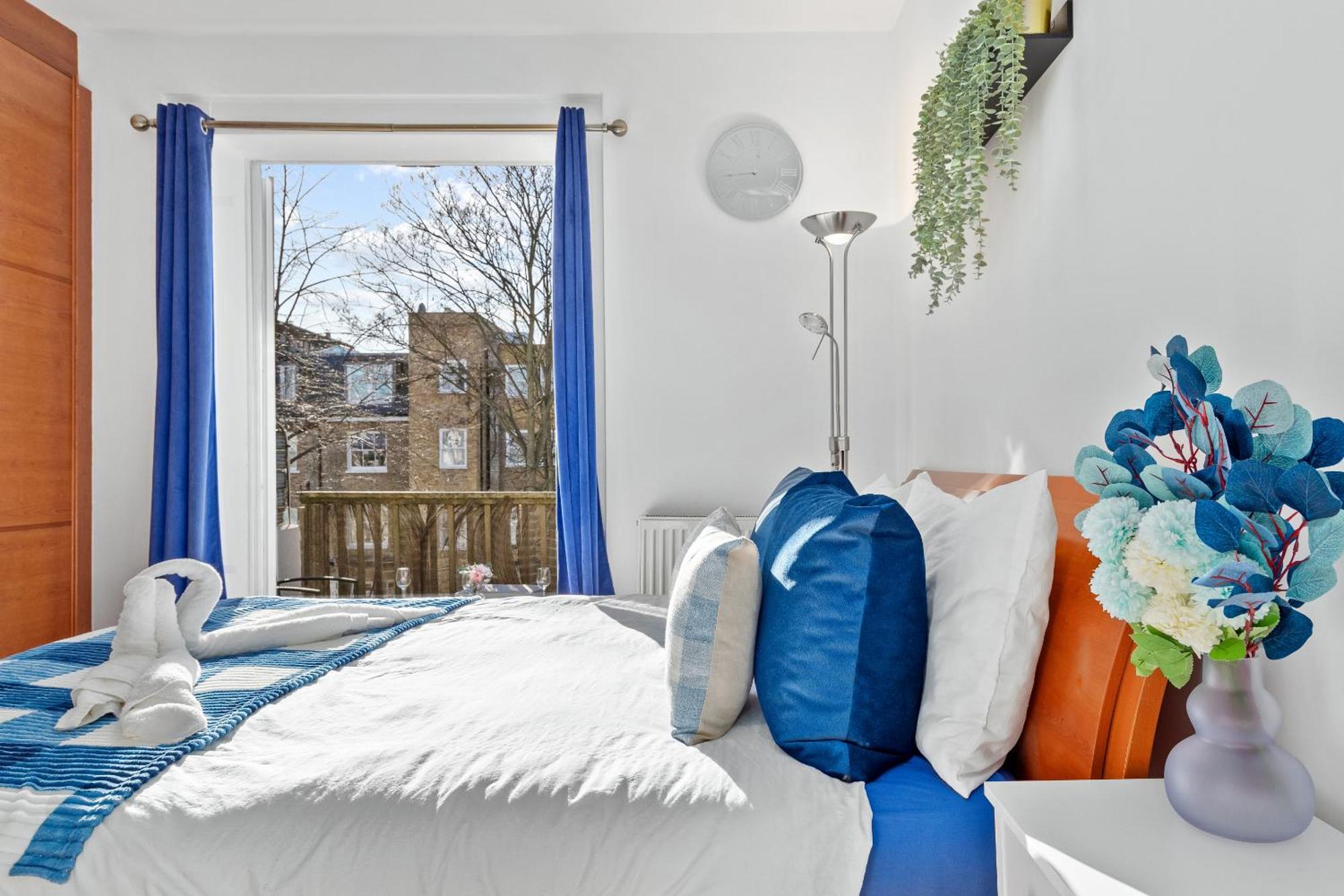 Balcony Blue Theme 1 Bedroom Central London Luxury Flat Near Hyde Park! Accommodates Up To 6! Double Sofa Bed And Next To Station! エクステリア 写真