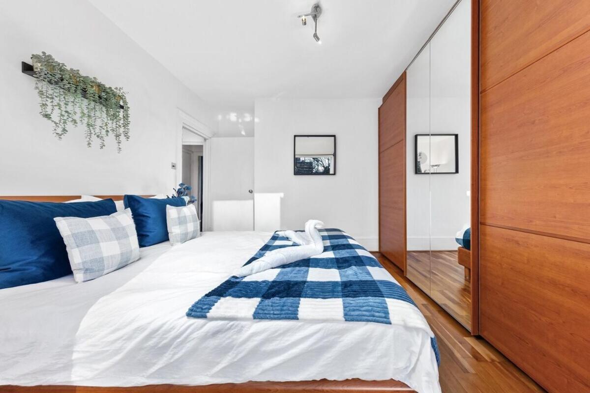Balcony Blue Theme 1 Bedroom Central London Luxury Flat Near Hyde Park! Accommodates Up To 6! Double Sofa Bed And Next To Station! エクステリア 写真