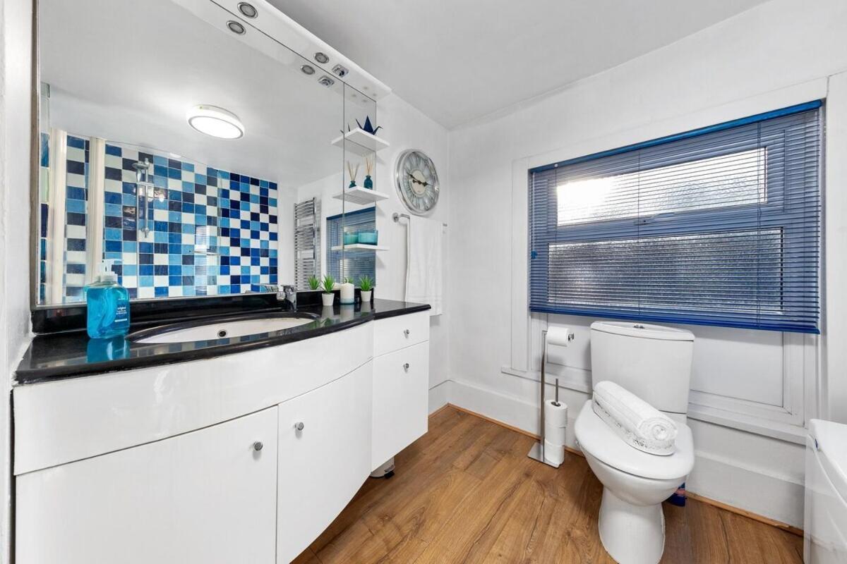 Balcony Blue Theme 1 Bedroom Central London Luxury Flat Near Hyde Park! Accommodates Up To 6! Double Sofa Bed And Next To Station! エクステリア 写真