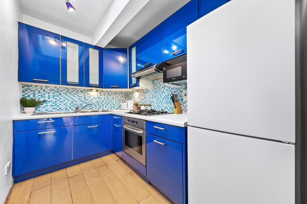 Balcony Blue Theme 1 Bedroom Central London Luxury Flat Near Hyde Park! Accommodates Up To 6! Double Sofa Bed And Next To Station! エクステリア 写真
