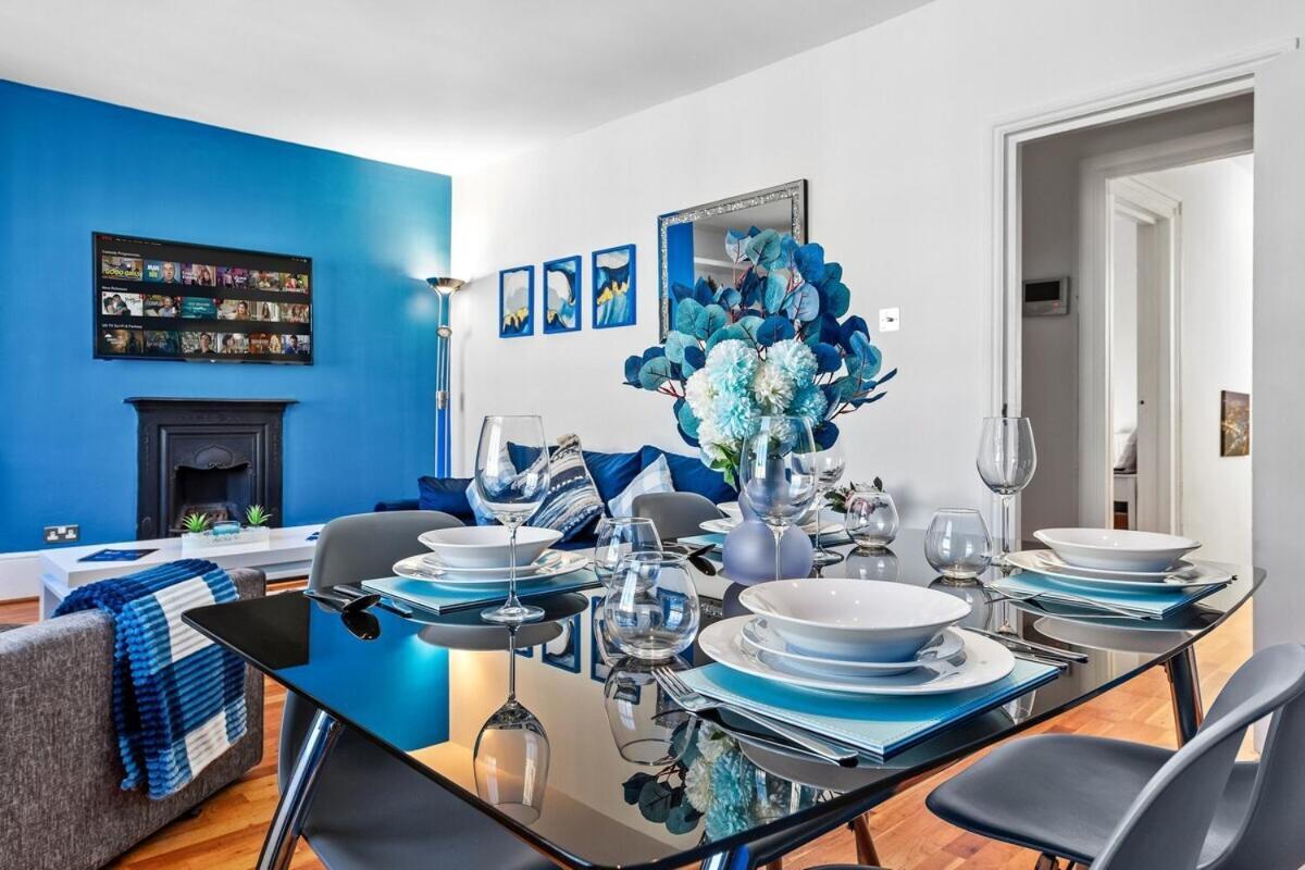 Balcony Blue Theme 1 Bedroom Central London Luxury Flat Near Hyde Park! Accommodates Up To 6! Double Sofa Bed And Next To Station! エクステリア 写真