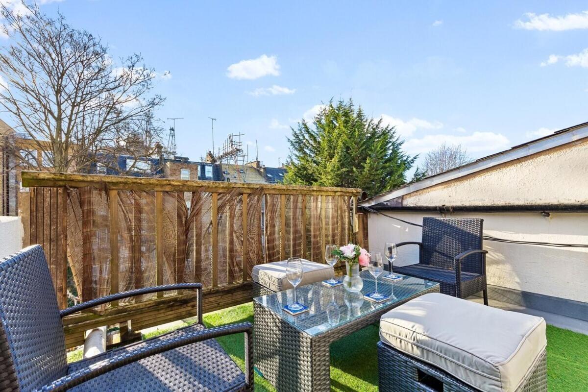 Balcony Blue Theme 1 Bedroom Central London Luxury Flat Near Hyde Park! Accommodates Up To 6! Double Sofa Bed And Next To Station! エクステリア 写真